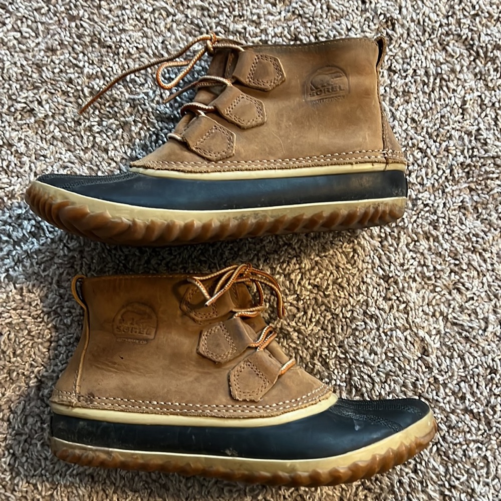 Sorel Out and About Boots - Picture 5 of 7
